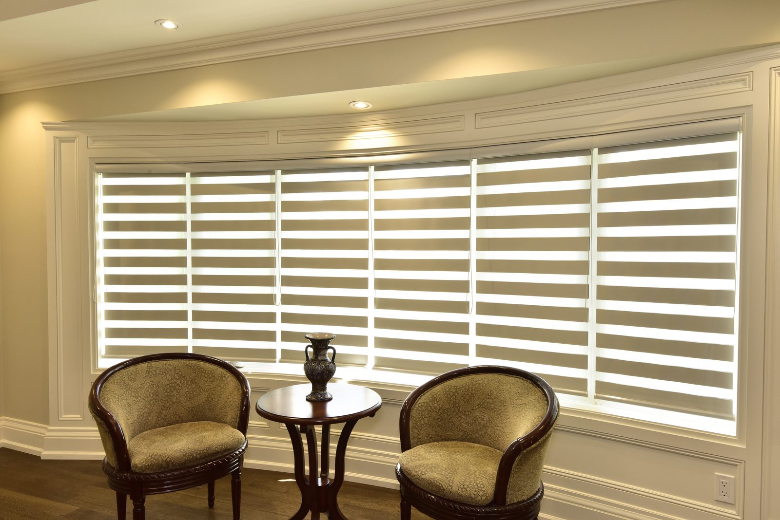 Inside Mount vs. Outside Mount Blinds: Which Looks Better (and When You Have No Choice)